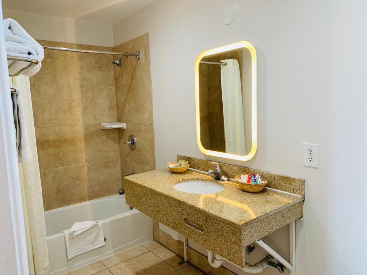 Escondido Inn Εξωτερικό φωτογραφία