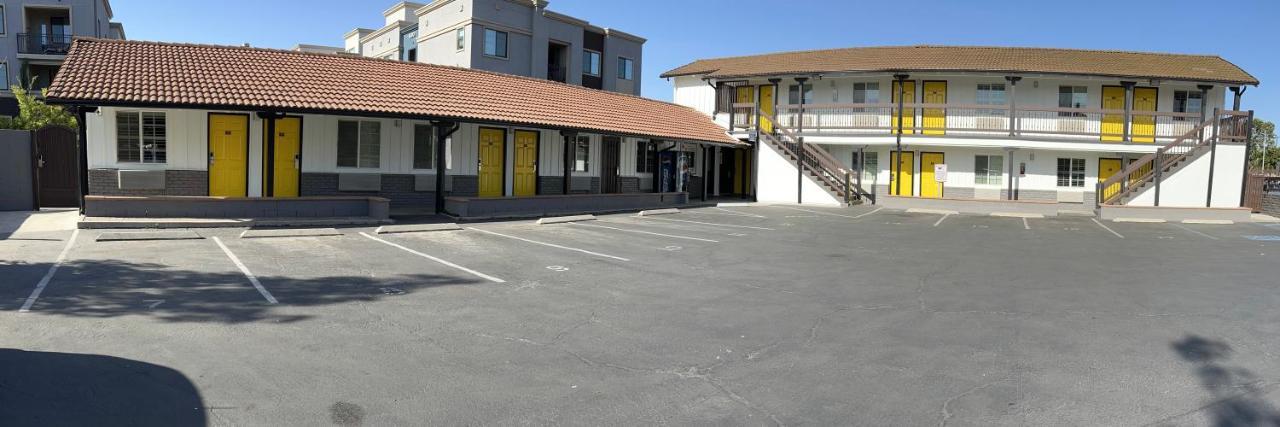 Escondido Inn Εξωτερικό φωτογραφία