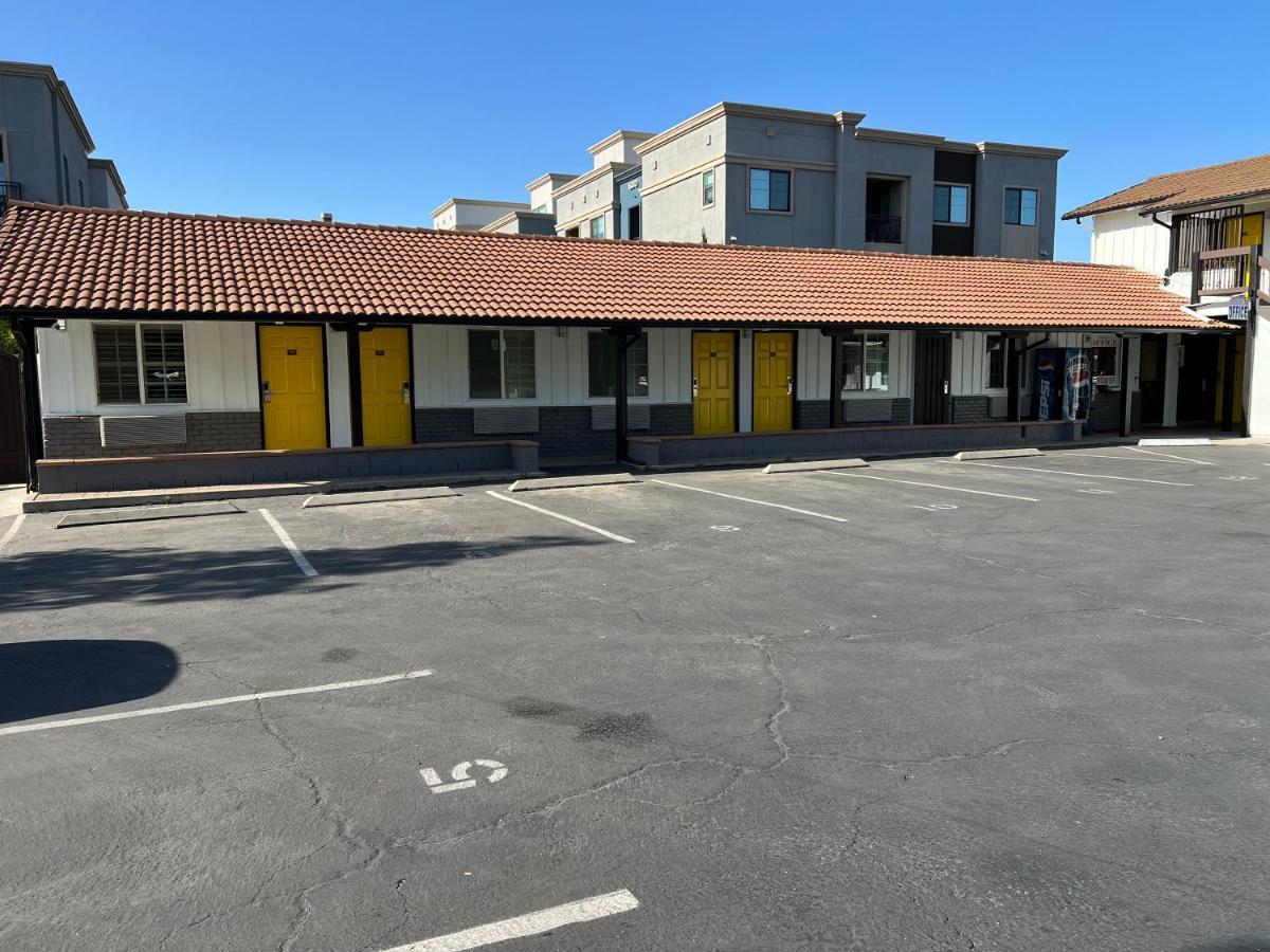 Escondido Inn Εξωτερικό φωτογραφία