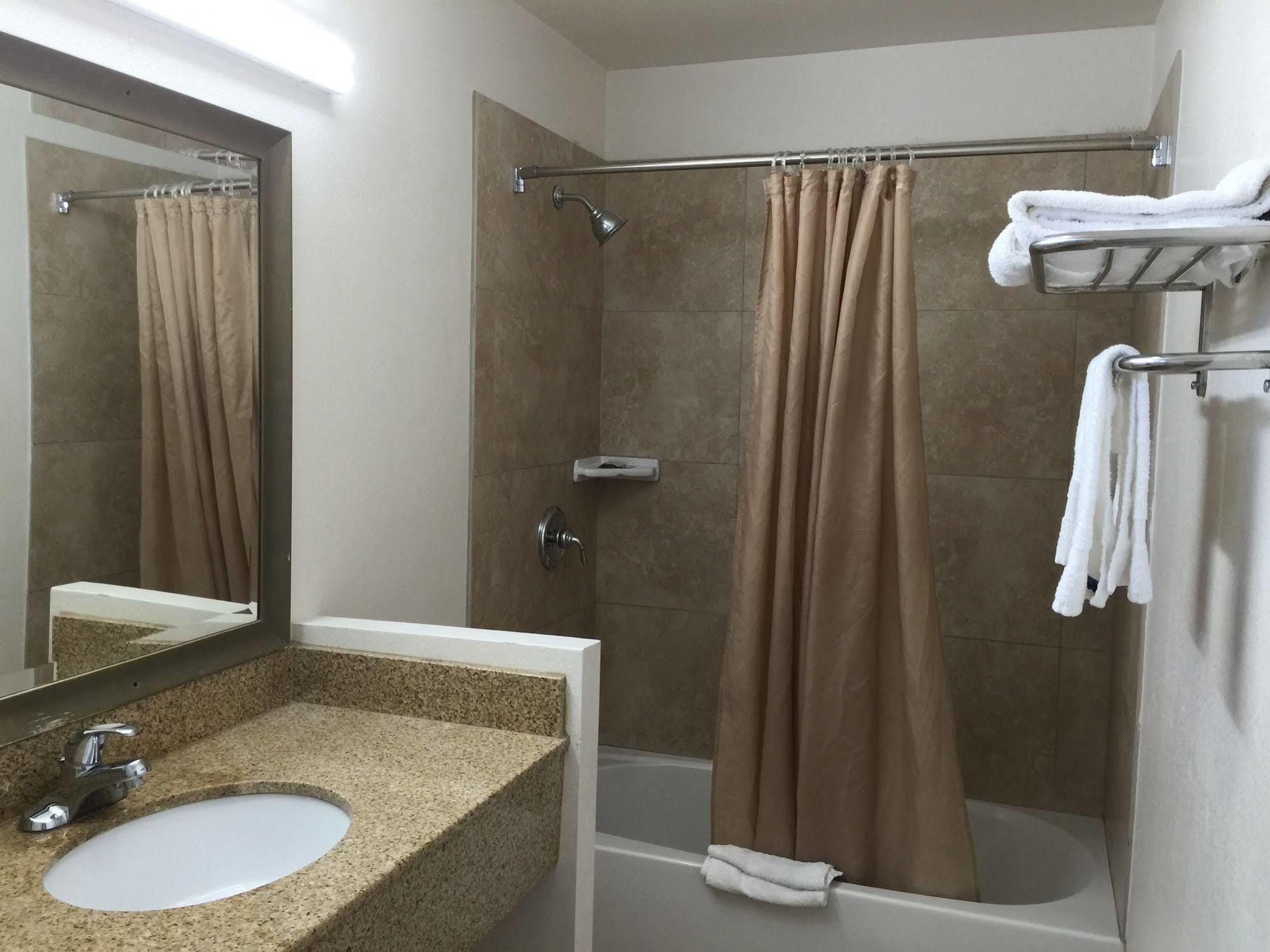 Escondido Inn Εξωτερικό φωτογραφία